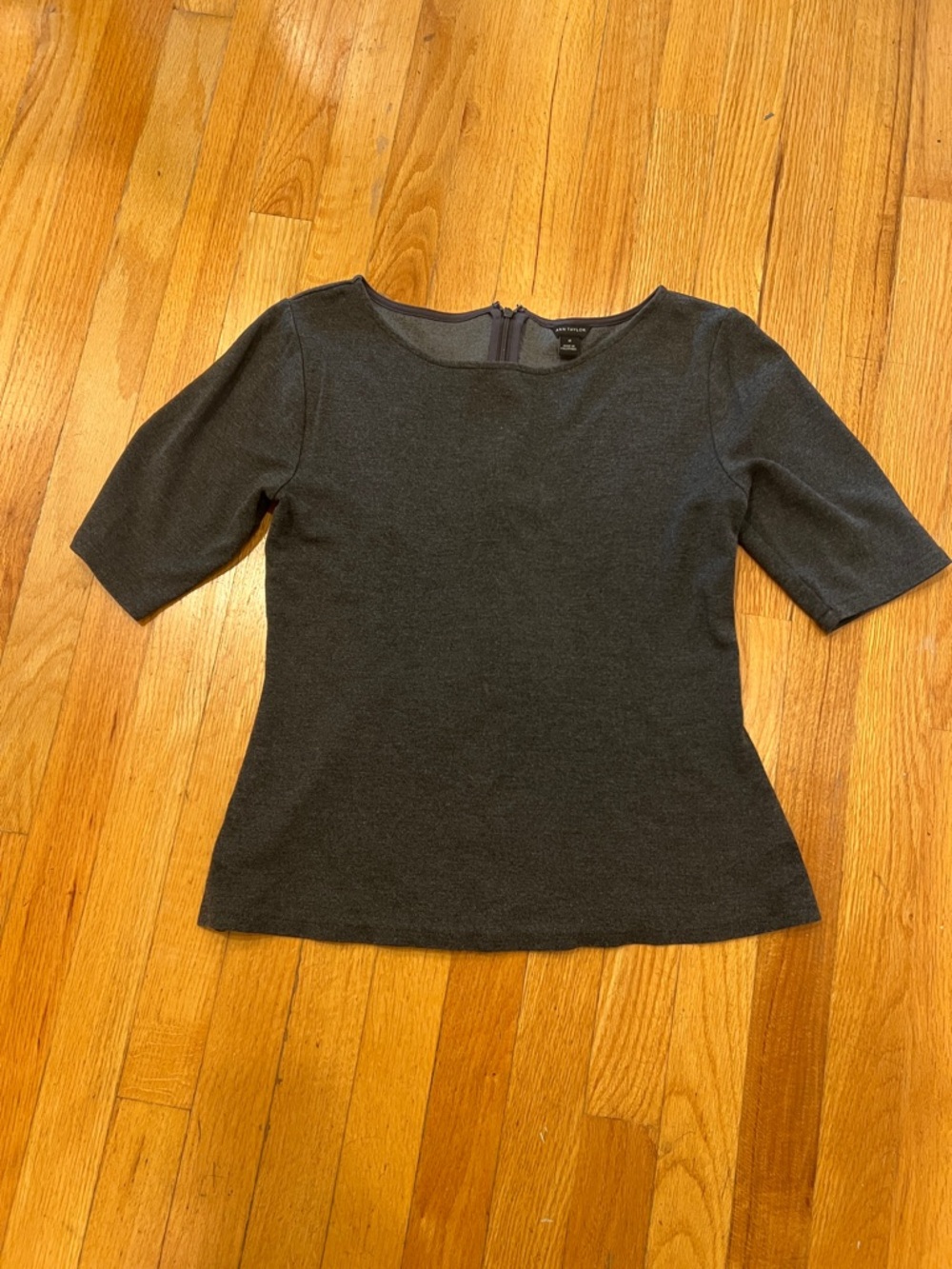 Ann Taylor Dark Charcoal Short-Sleeve Knit Top 1990s